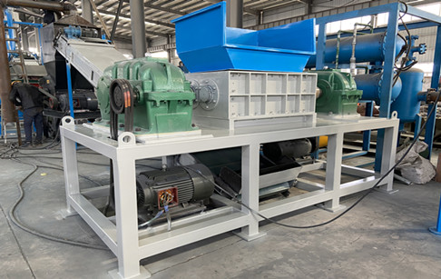 New order — the client from China ordered a DY-400 Double shaft shredder and DY- 600 Crusher